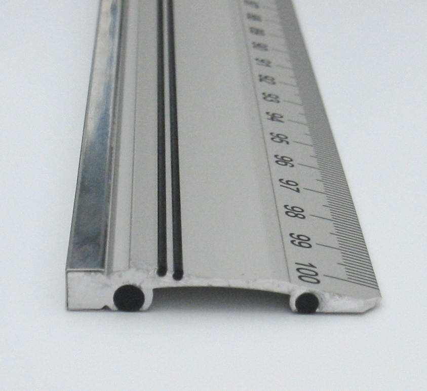 70cm Altera Aluminium-Schneidelineal mit Stahlkante im Etui verpack rutschfest 